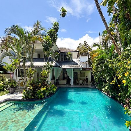 Villa Eindra เซมินยัค ภายนอก รูปภาพ